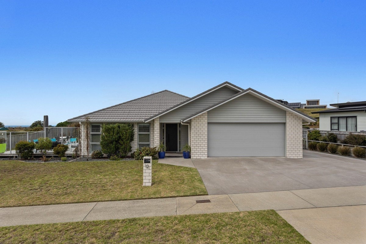 12 Acacia Avenue, Coastlands, Whakatane - Carousel 1