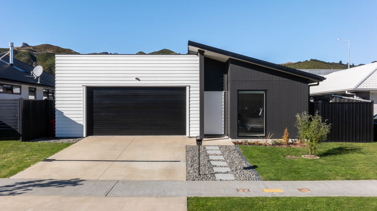 23 Cynisca Crescent, Wallaceville, Upper Hutt - Carousel 2