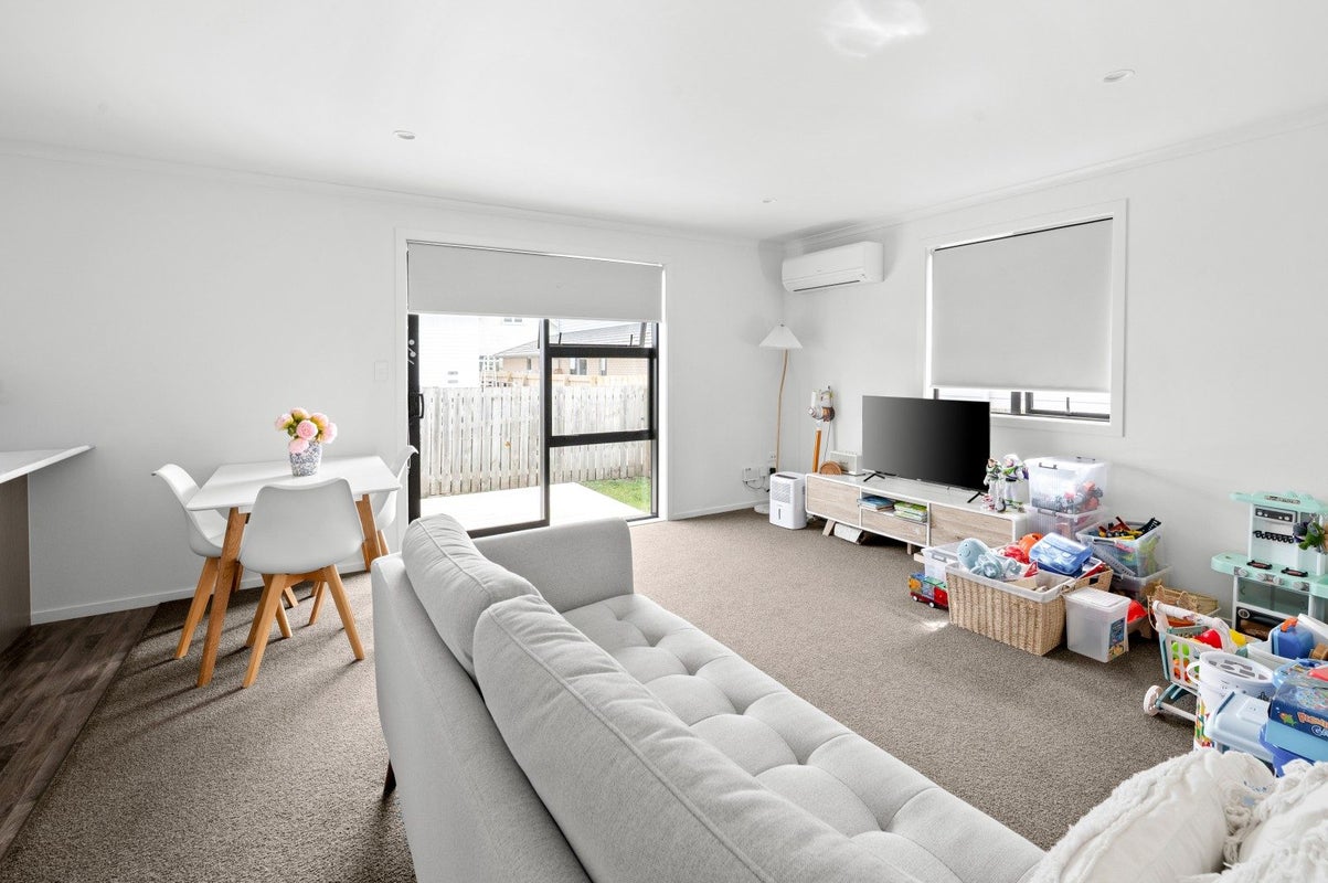 2/43 Smith Street, Frankton, Hamilton - Carousel 2