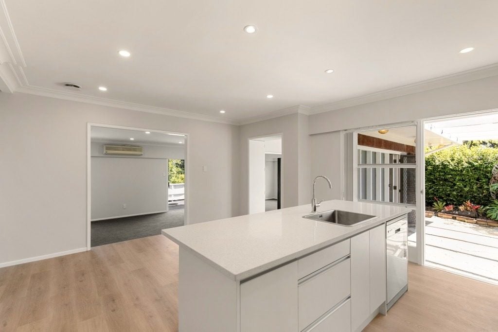 51 Thatcher Street, Mission Bay, Auckland - Carousel 2