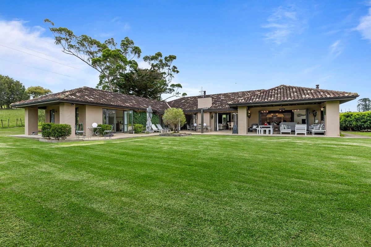 10 Myra Evelyn Grove, Albany - Carousel 10