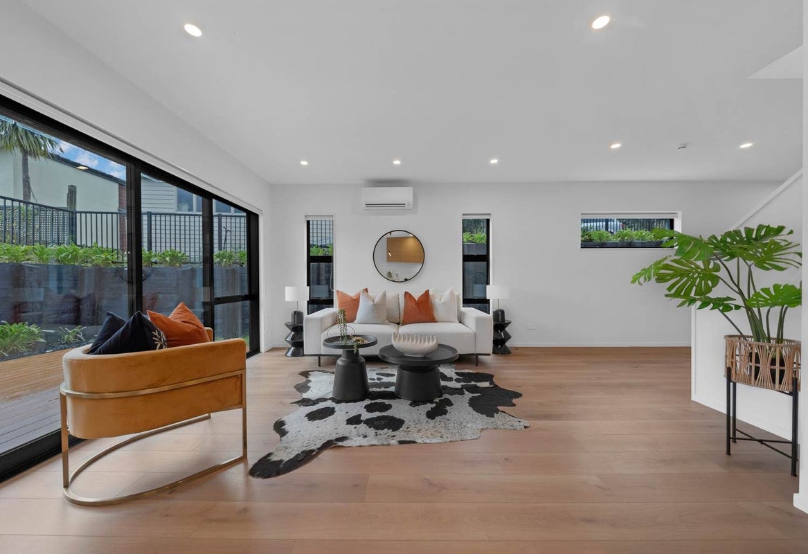 9D Janome Place, Bucklands Beach, Auckland - Carousel 2