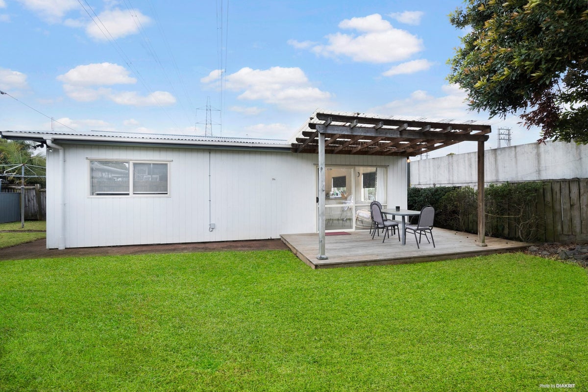 31A Huruhuru Road, Massey, Auckland - Carousel 1