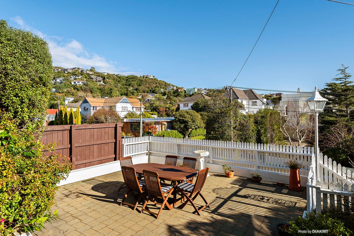 15 Monaghan Avenue, Karori, Wellington - Carousel 2