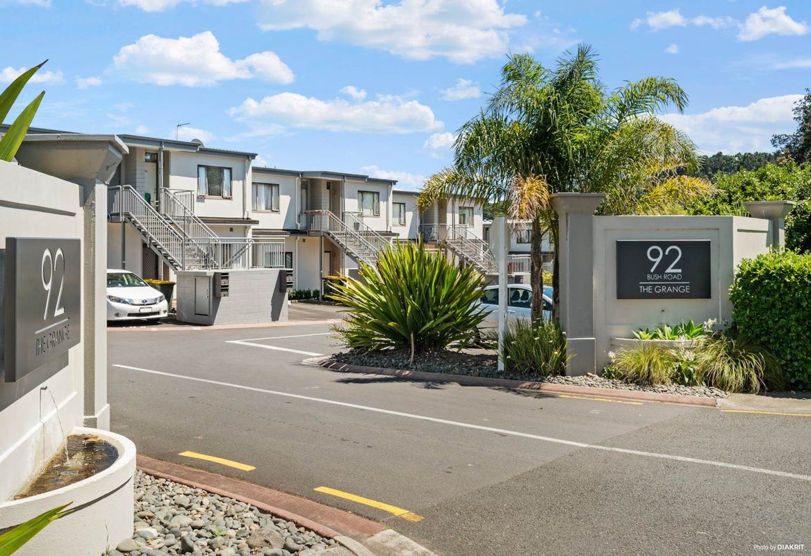 100/92 Bush Road, Albany, Auckland - Carousel 1
