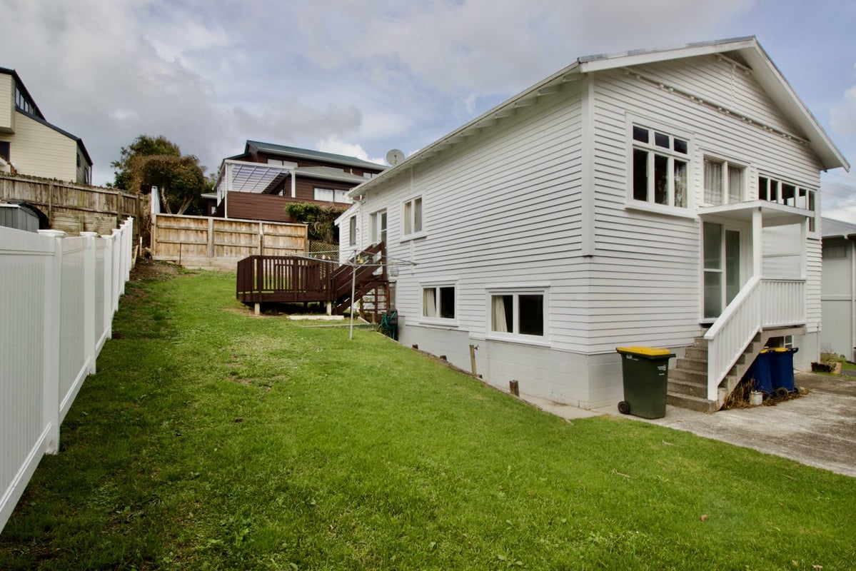 1/30 Gordon Avenue, Milford, Auckland - Carousel 2