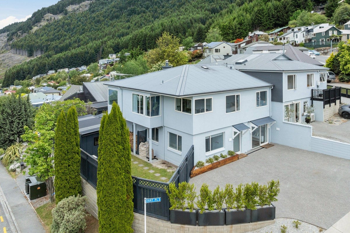 2 Dart Place, Fernhill, Queenstown - Carousel 1