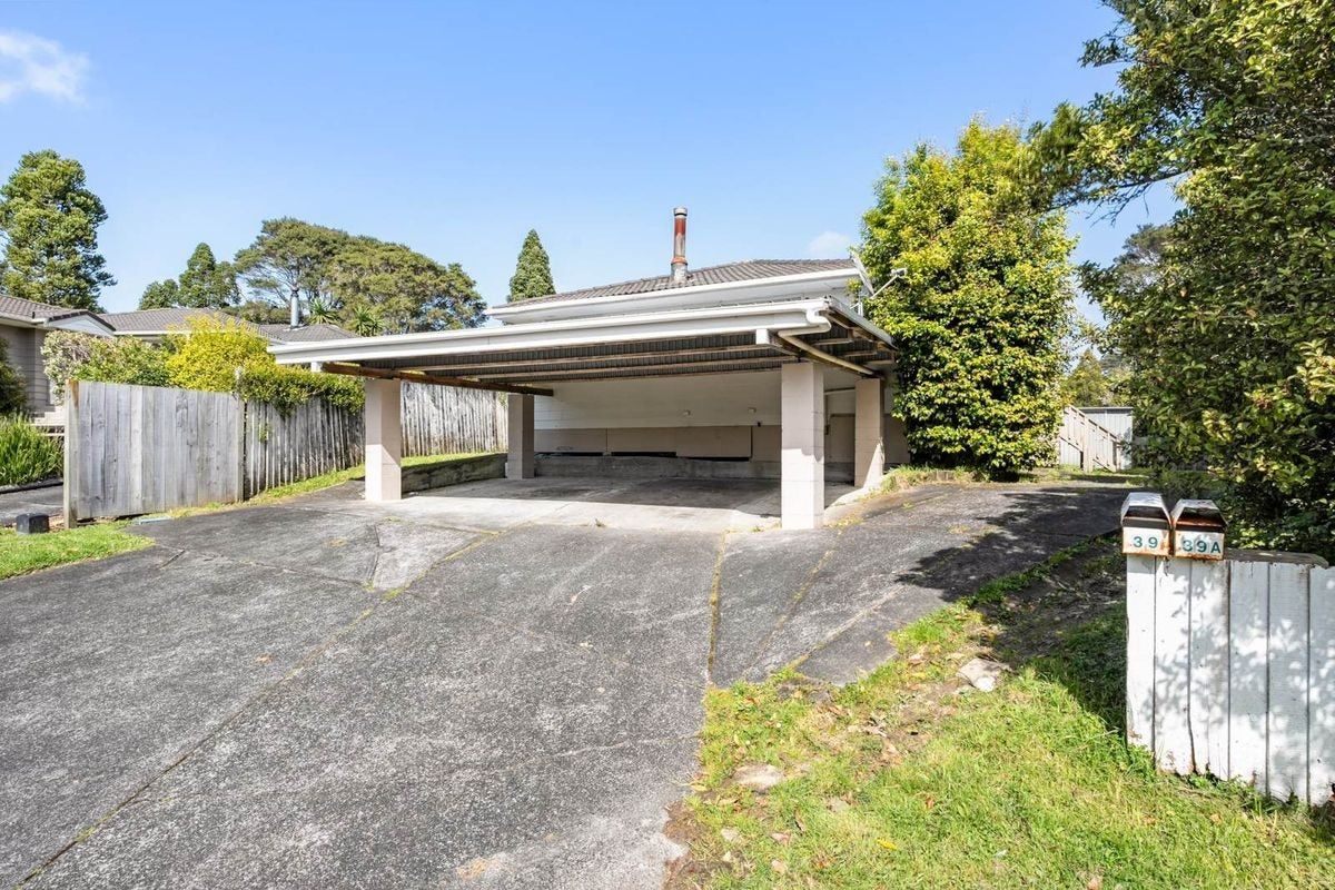 39 Onedin Place, Titirangi, Auckland - Carousel 25