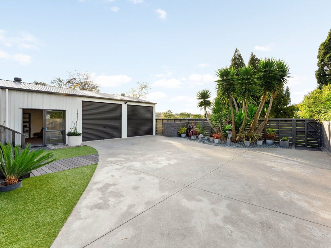 18 Amanda Avenue, Dinsdale, Hamilton - Carousel 3