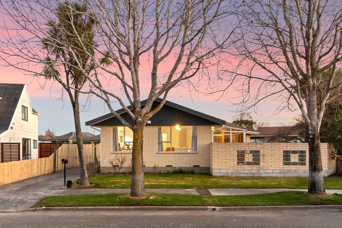 75 Glenmore Avenue, Casebrook, Christchurch - Carousel 1