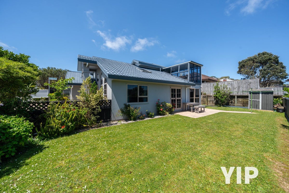33 Peppertree Lane, Woodridge, Wellington - Carousel 2