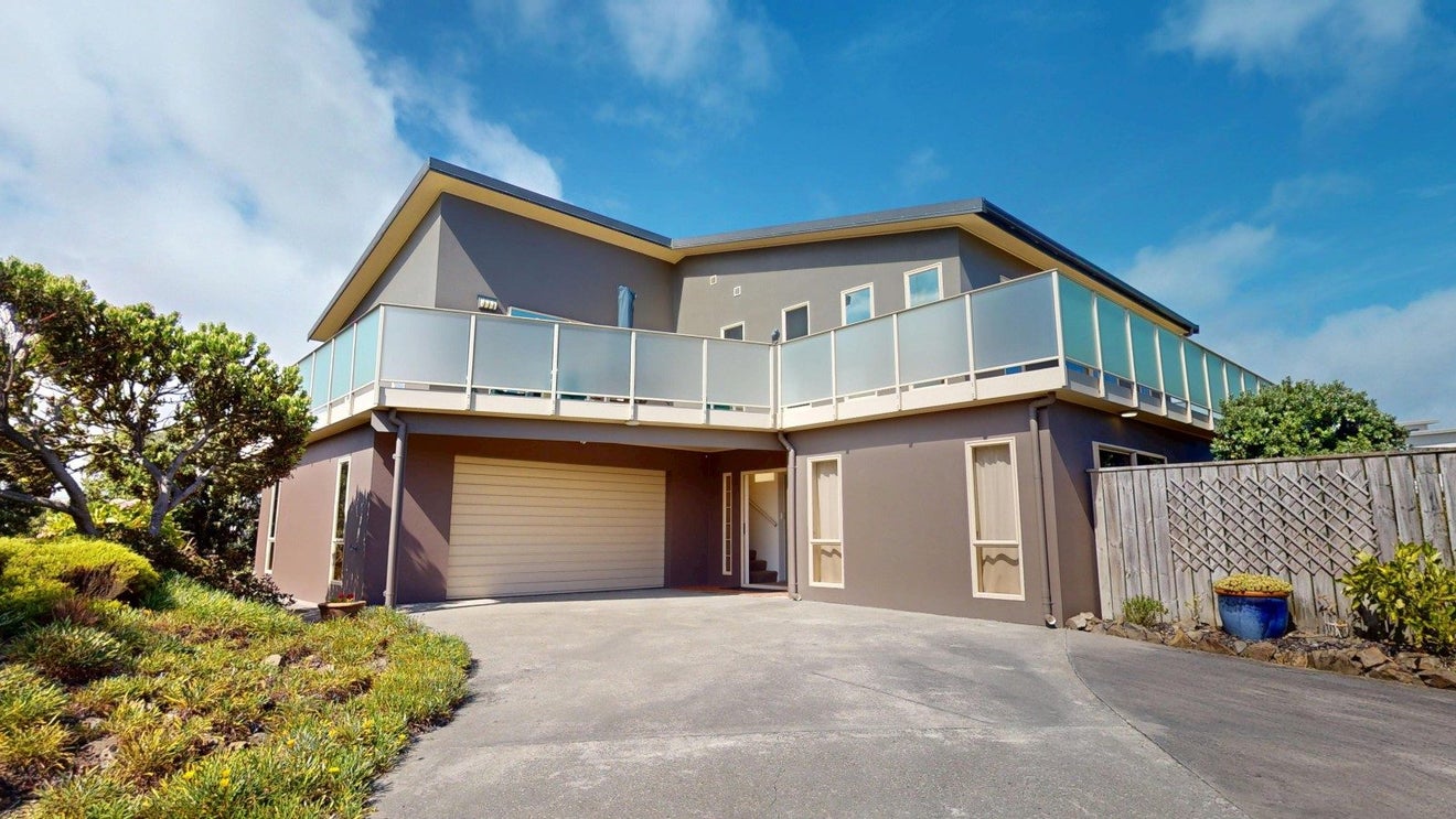 51 Kent Avenue, Waitarere Beach, Levin - Carousel 1