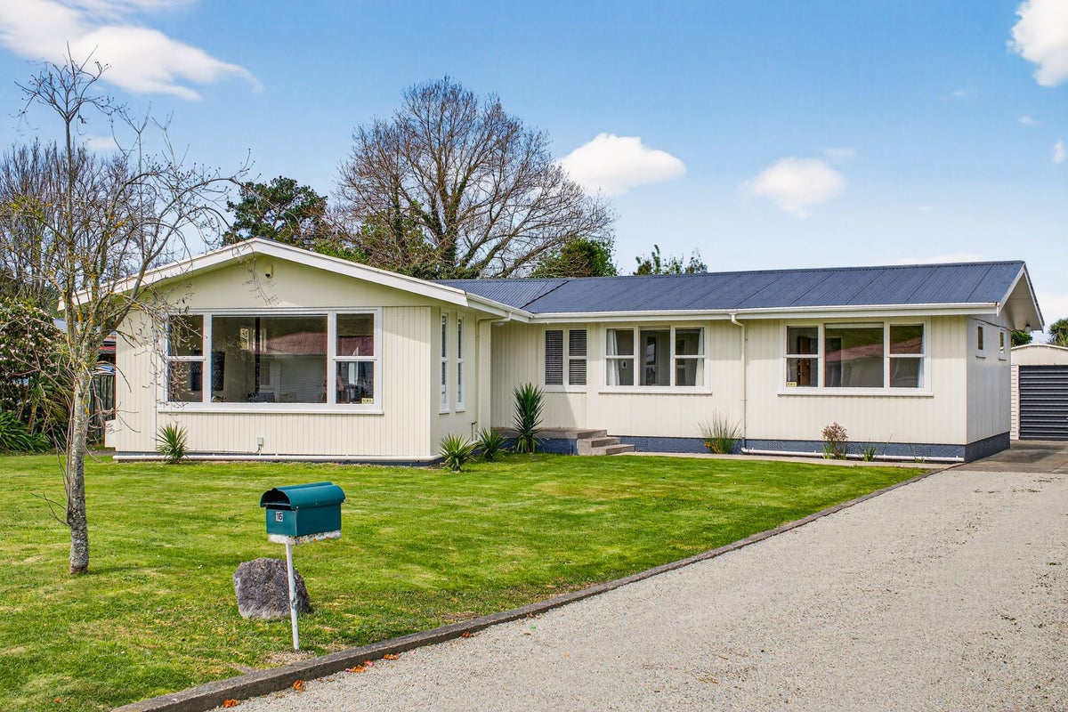 16 Seymour Road, Inner Kaiti, Gisborne - Carousel 1