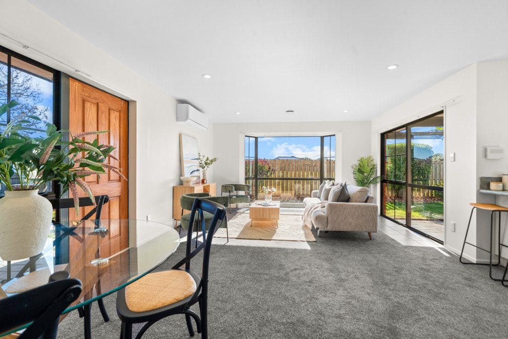 1/6 Windward Lane, Bromley, Christchurch - Carousel 1