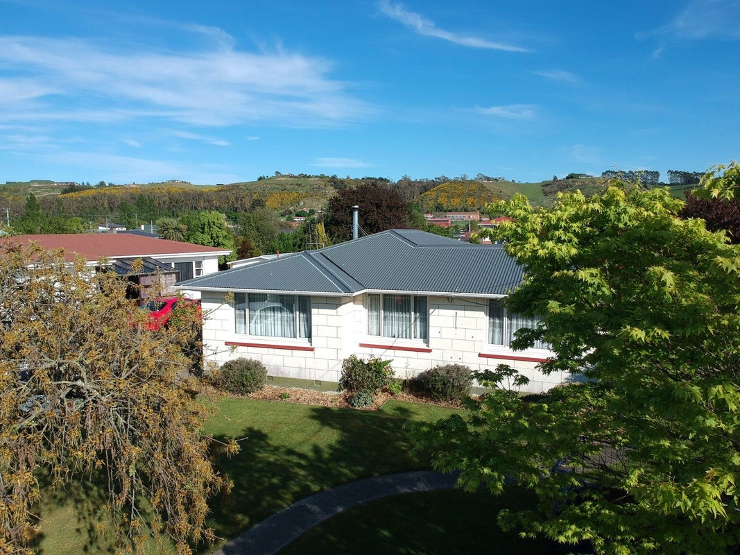 14 Warwick Street, Oamaru North, Oamaru - Carousel 1