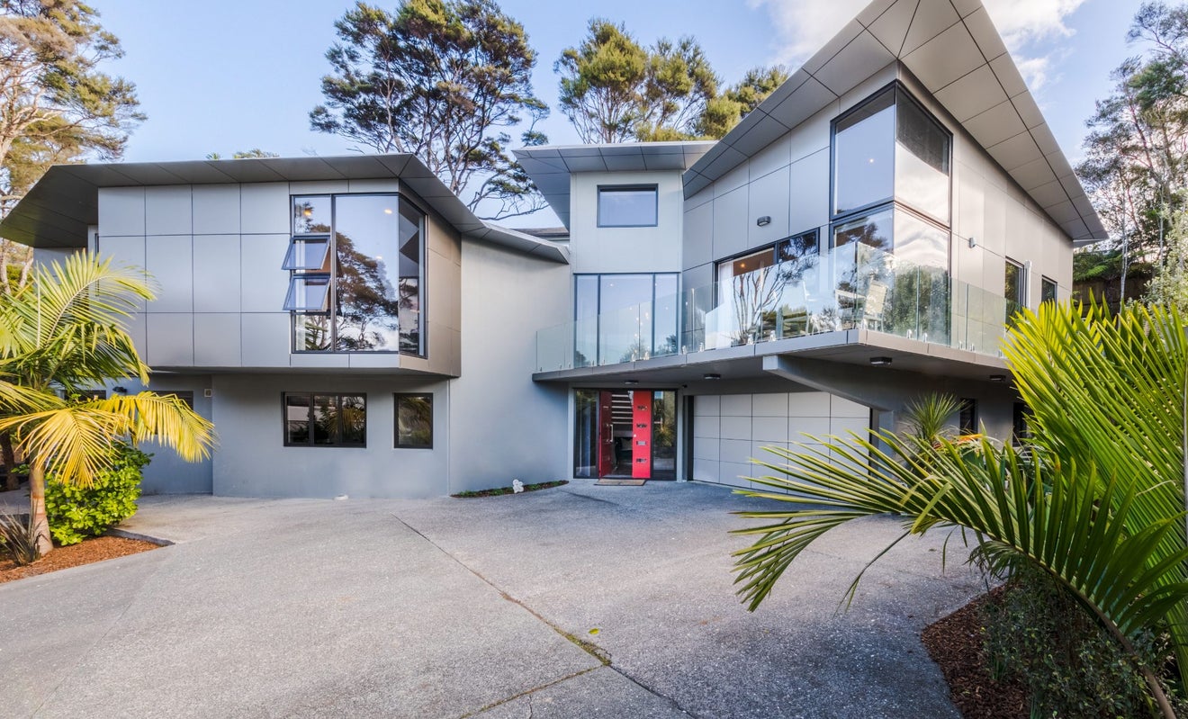 20D Konini Road, Titirangi, Auckland - Carousel 1