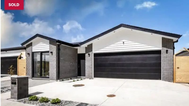3 Bannockburn Road, Opaheke, Papakura - Carousel 1
