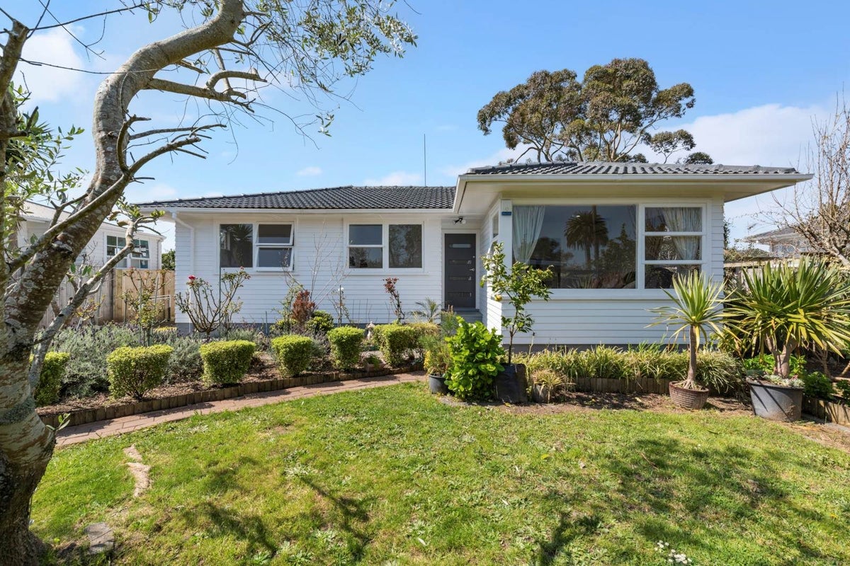 36 Edinburgh Avenue, Rosehill, Papakura - Carousel 2