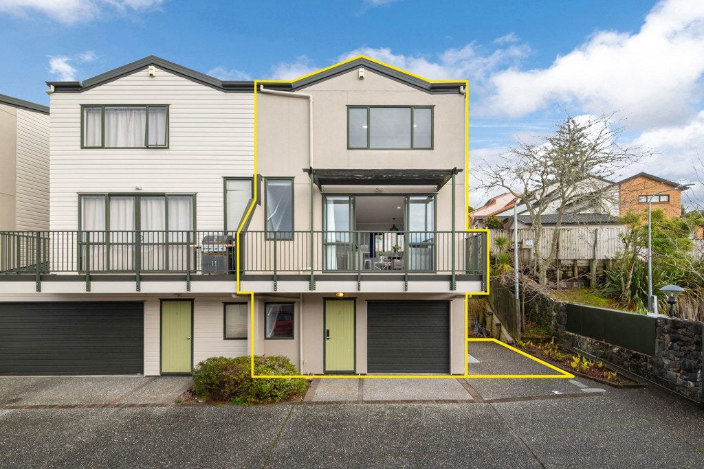 2/8 Flynn Street, Birkdale, Auckland - Carousel 1