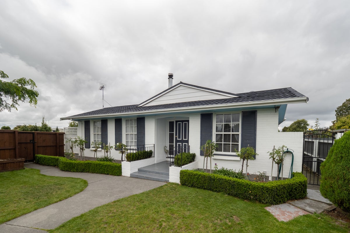 12 Cavendish Street, Allenton, Ashburton - Carousel 1