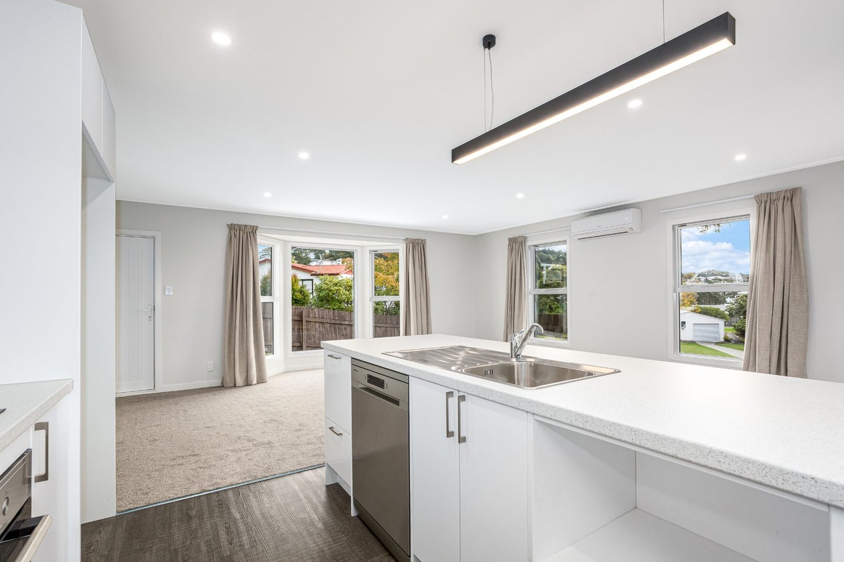 18 Transom Close, Whitby, Porirua - Carousel 2