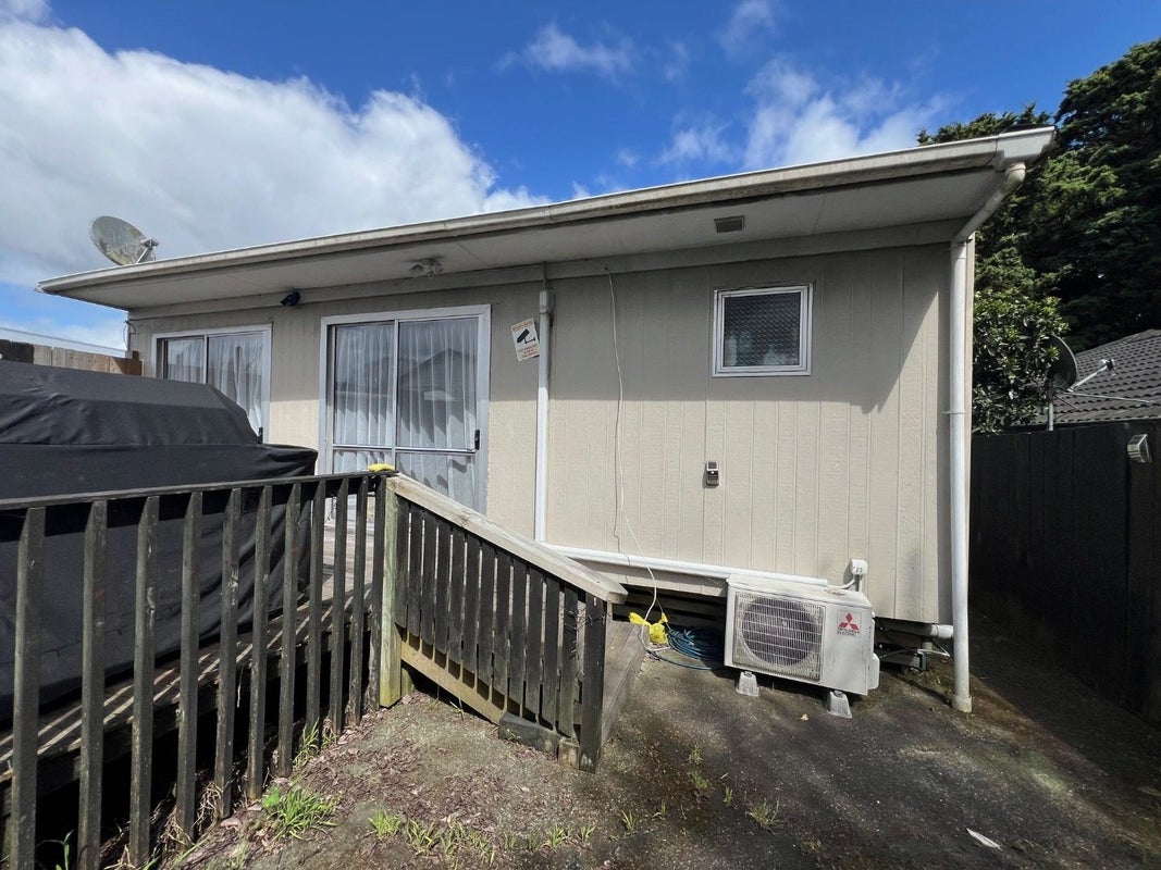 5 Knights Drive, Hillpark, Auckland - Carousel 1