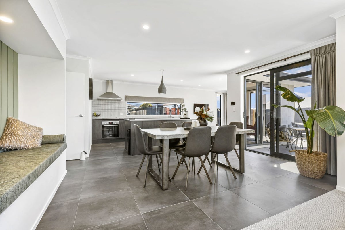 6 Mahutonga Terrace, Hamilton - Carousel 1