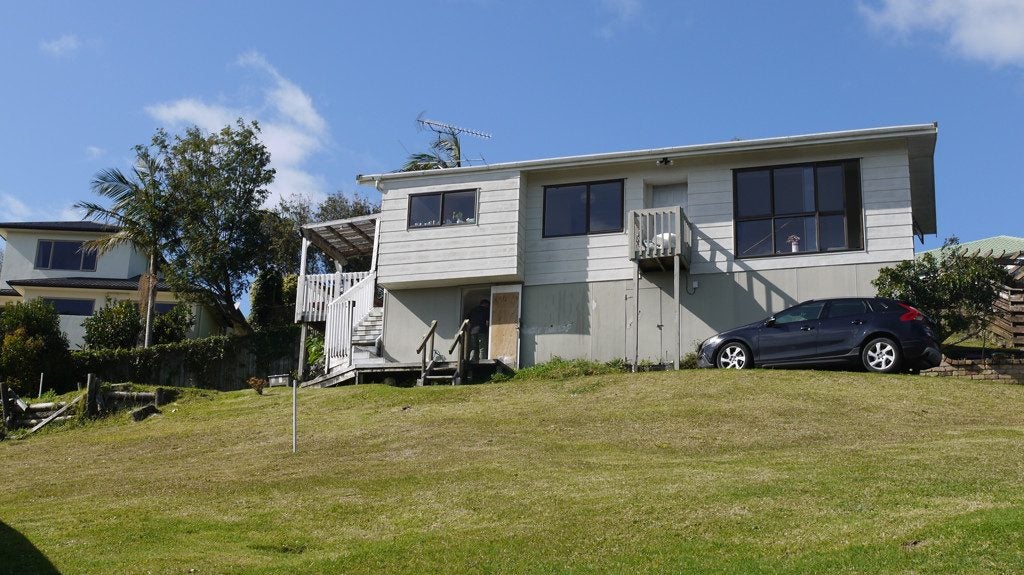 14 Dianthus Place, Browns Bay, Auckland - Carousel 1