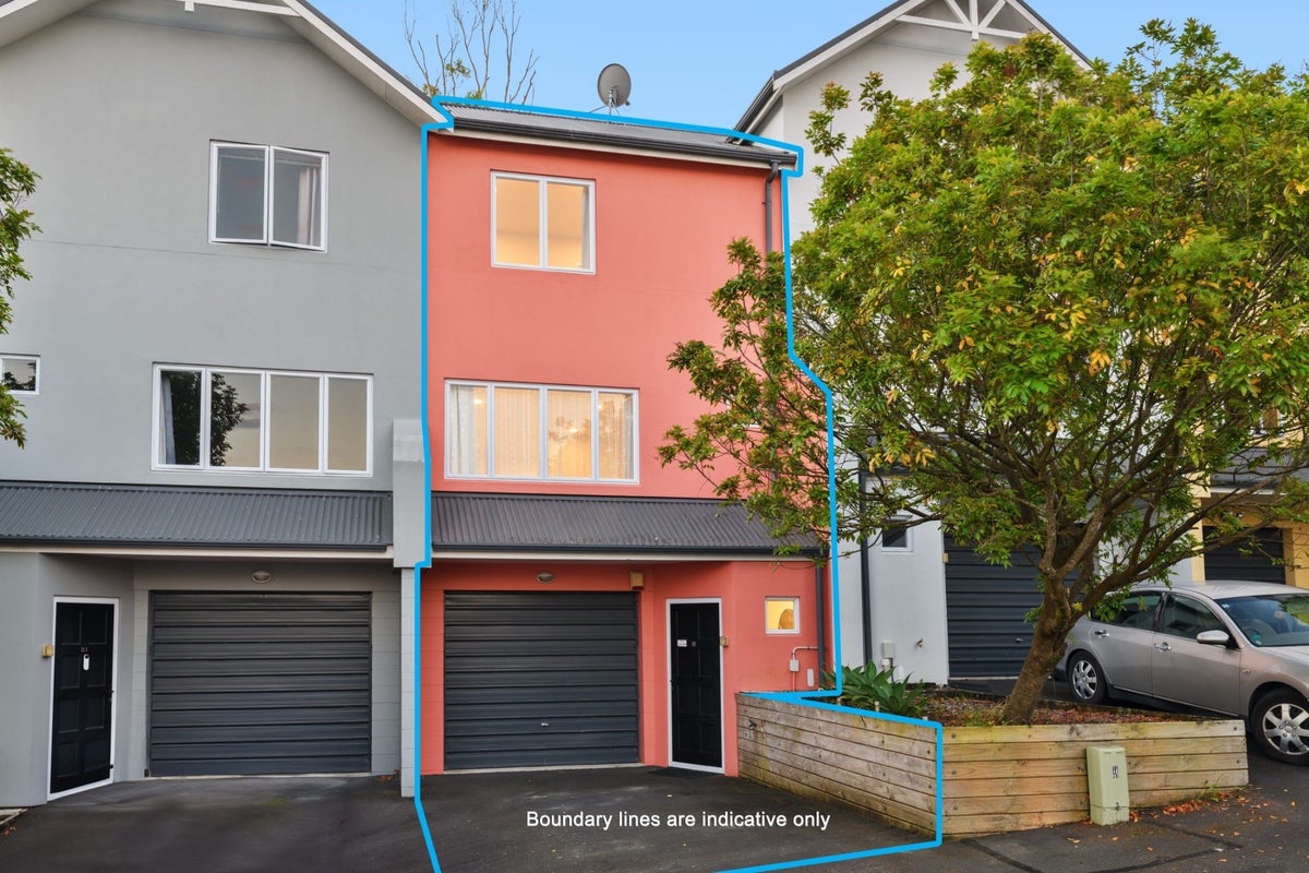 23 Winery Way, Henderson, Auckland - Carousel 1