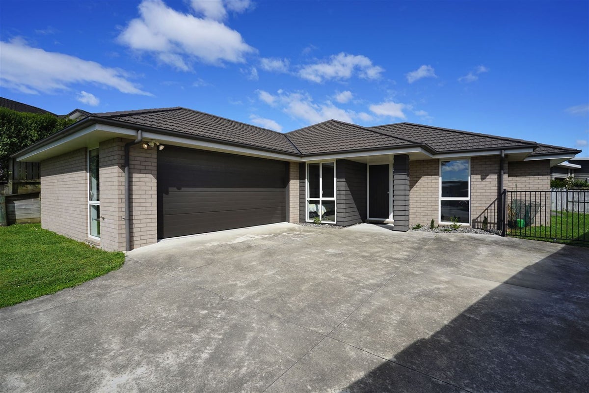 14 Rigg Place, Flagstaff, Hamilton - Carousel 1