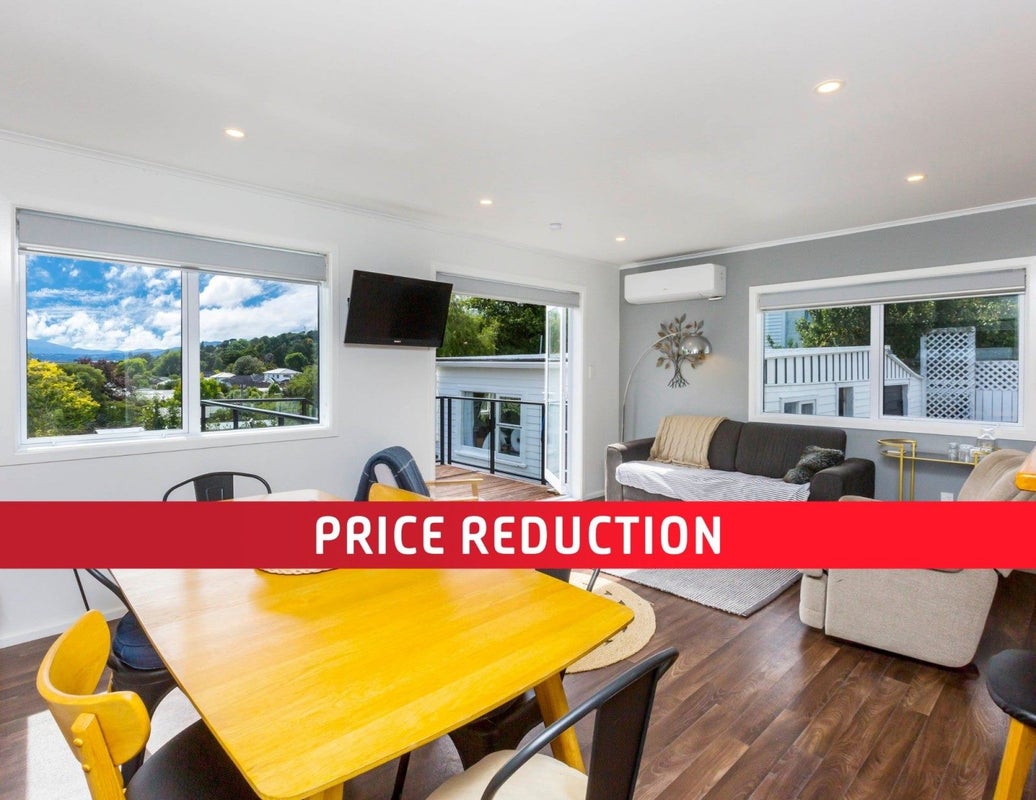 44 Dowling Grove, Silverstream, Upper Hutt - Carousel 1