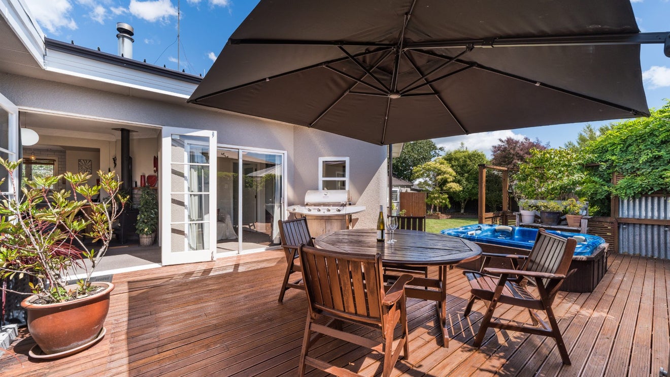 5 Karamu Avenue, Takaro, Palmerston North - Carousel 1