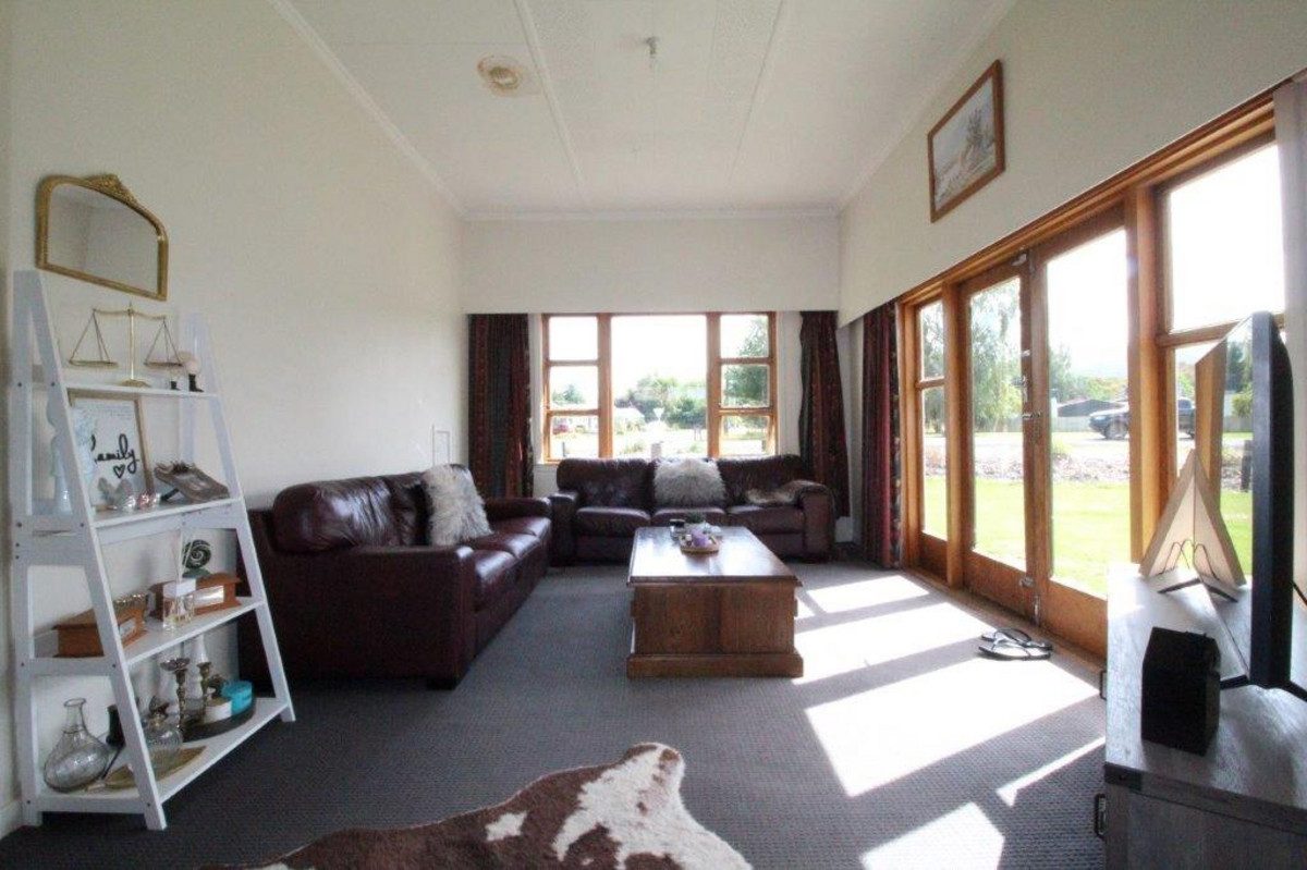 2 Laura Street, Lumsden, Lumsden - Carousel 2