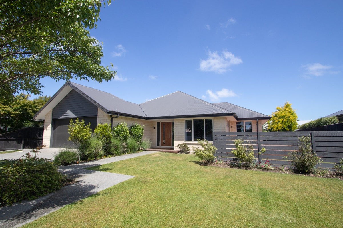 3 Primrose Place, Allenton, Ashburton - Carousel 1