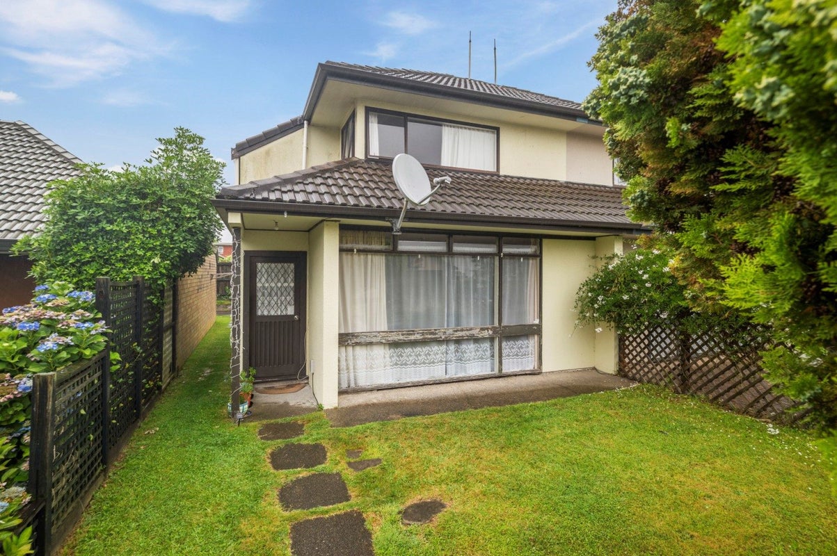 1/18 Carnot Street, Glenholme, Rotorua - Carousel 1