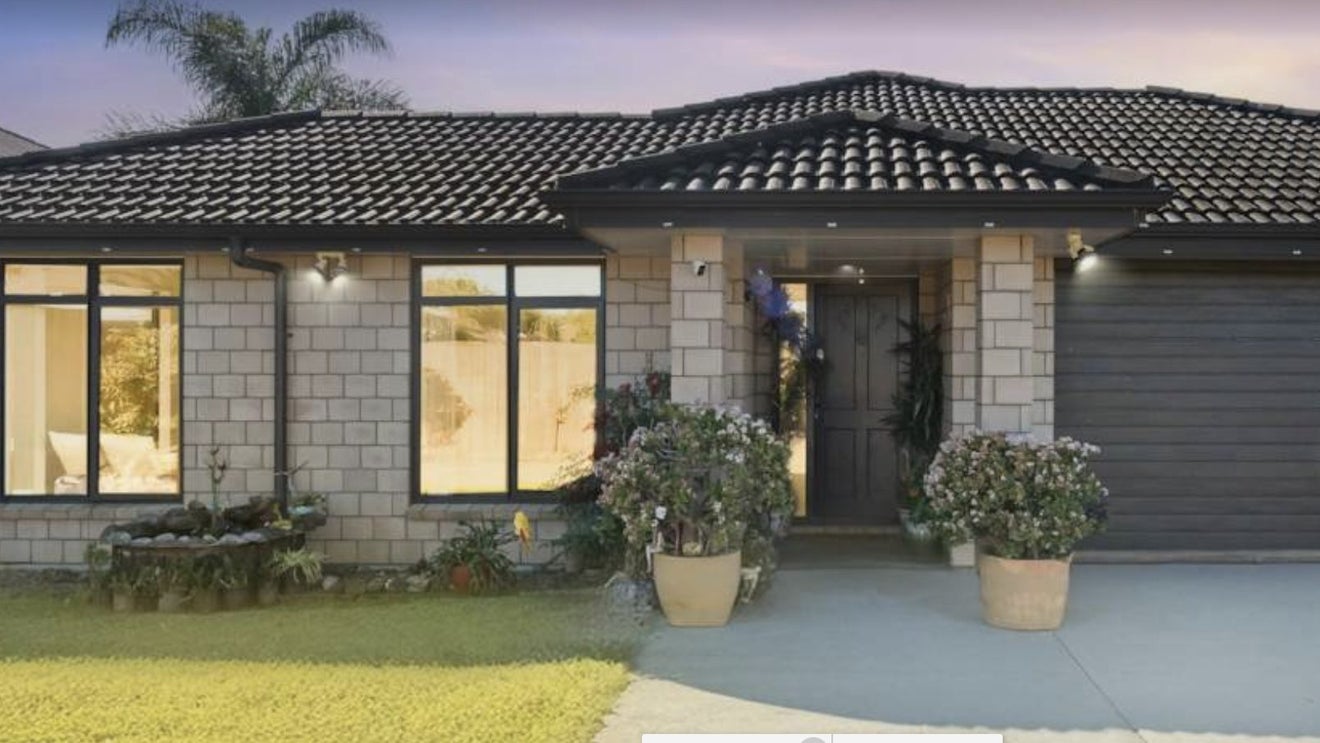 51 Sunningdale Street, Wattle Downs, Auckland - Carousel 1