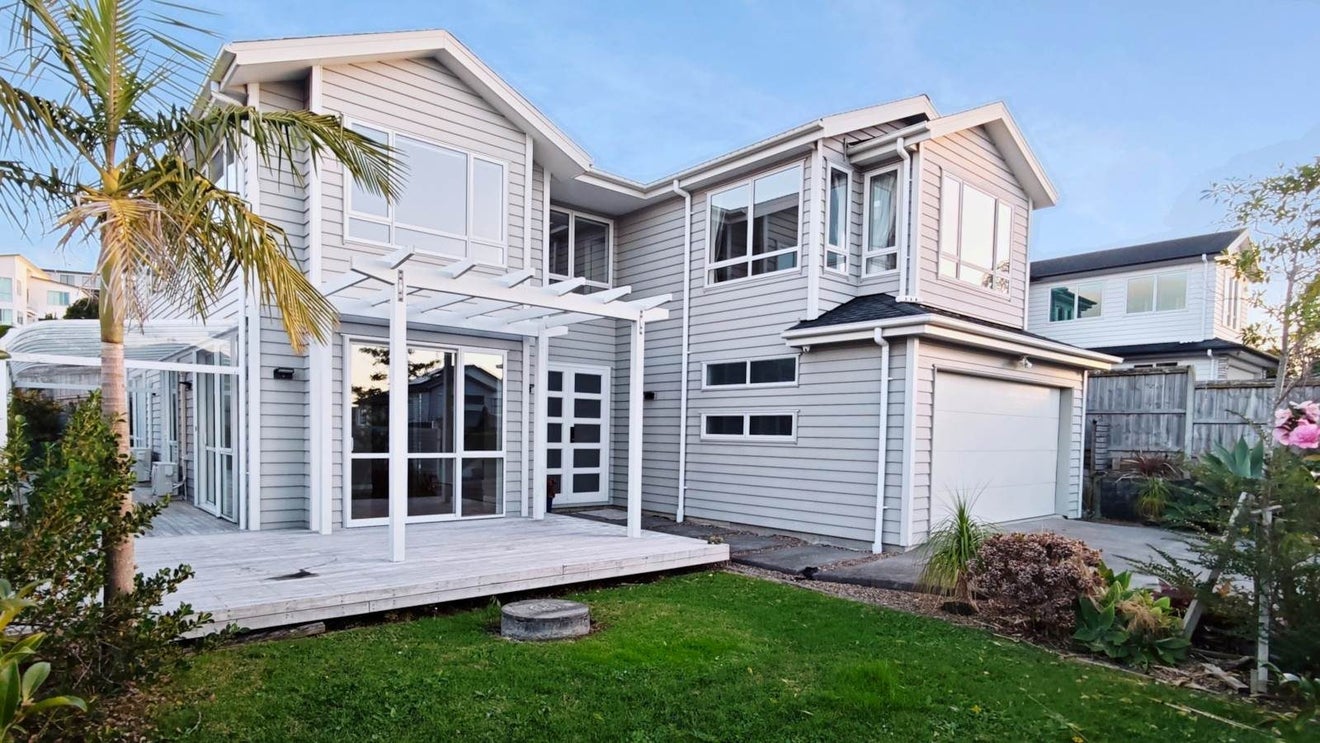 12 Fernhill Way, Oteha, Auckland - Carousel 2