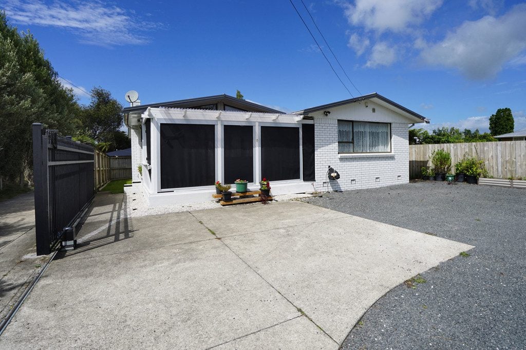 21 Saxbys Road, Glenview, Hamilton - Carousel 1