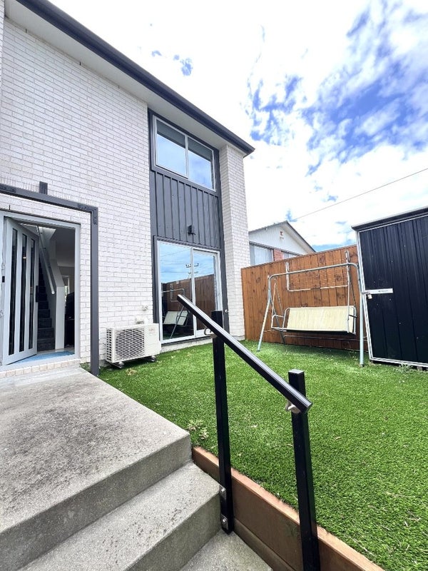3/24 Kelwyn Road, Kelston, Auckland - Carousel 17