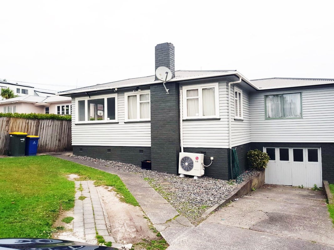 44 Kelman Road, Kelston, Auckland - Carousel 1