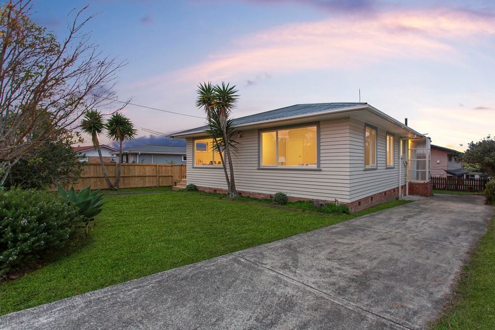 25 Cleland Crescent, Blockhouse Bay, Auckland - Carousel 1