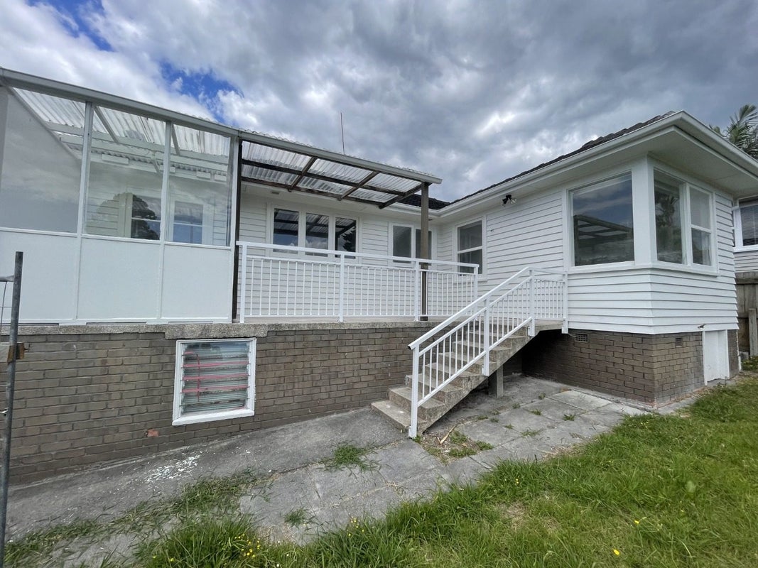 16 Covil Avenue, Te Atatu South, Auckland - Carousel 2