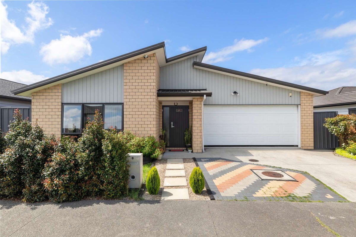 6 Grandifolia RD, Takanini, Takanini - Carousel 1