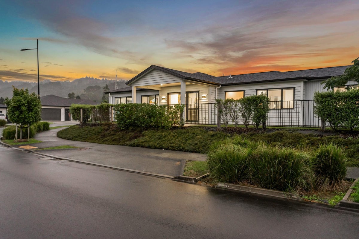 39 Jeroboam Loop, Kumeu, Kumeu - Carousel 2