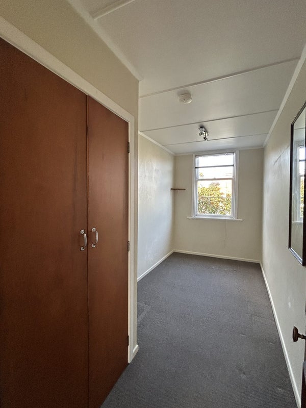 15 Brougham Street, Mount Victoria, Wellington - Carousel 13