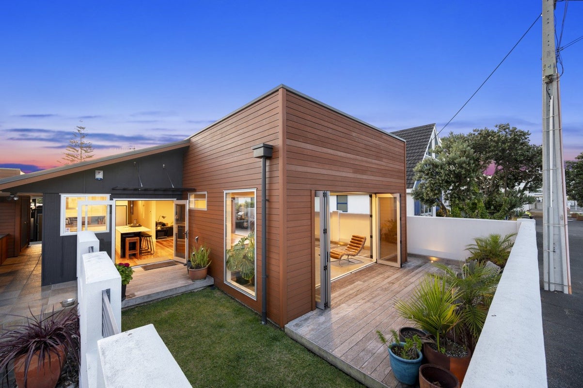 108 Charles Street, Westshore, Napier - Carousel 1