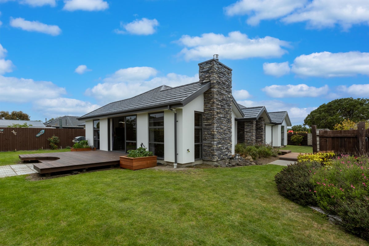 2 Royalist Avenue, North New Brighton, Christchurch - Carousel 1