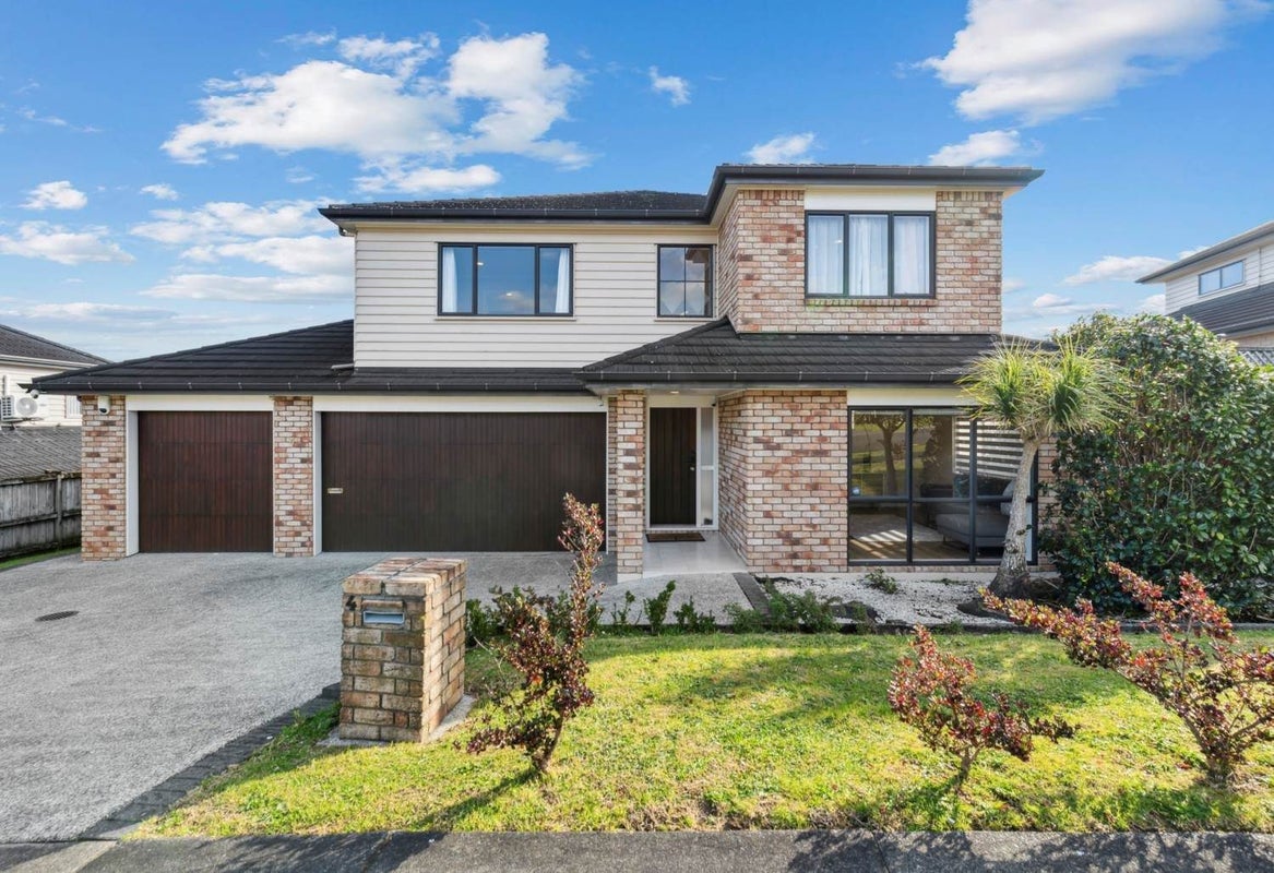 1/6 Woodhouse Place, West Harbour, Auckland - Carousel 1