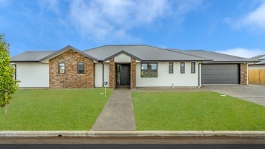 10 Salkeld Place, Woodend, Woodend - Carousel 1