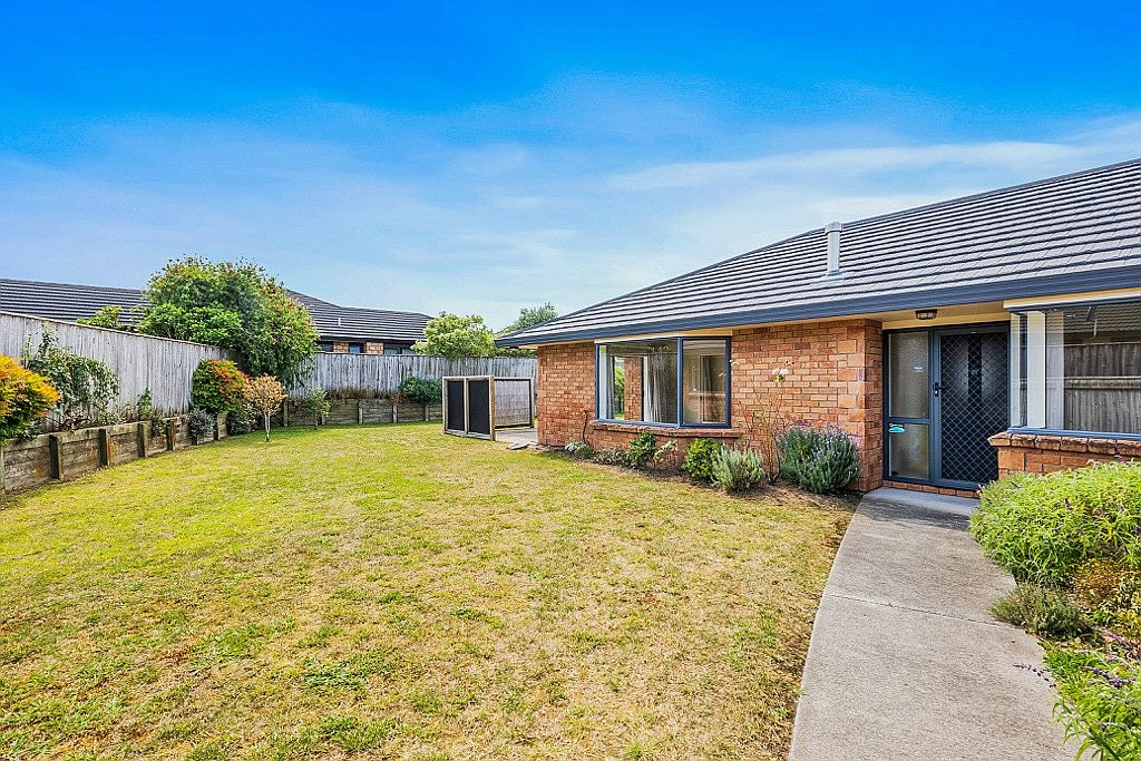 21 Leanne Way, Waikanae Beach, Waikanae - Carousel 1